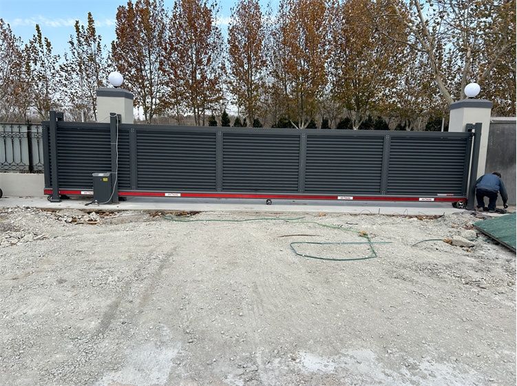 平移直線封闆門、青島國興橡塑制品有限公司