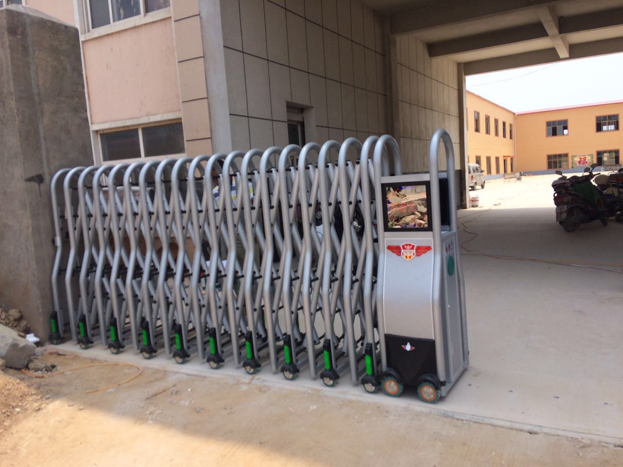 李哥莊假發廠電動門案例