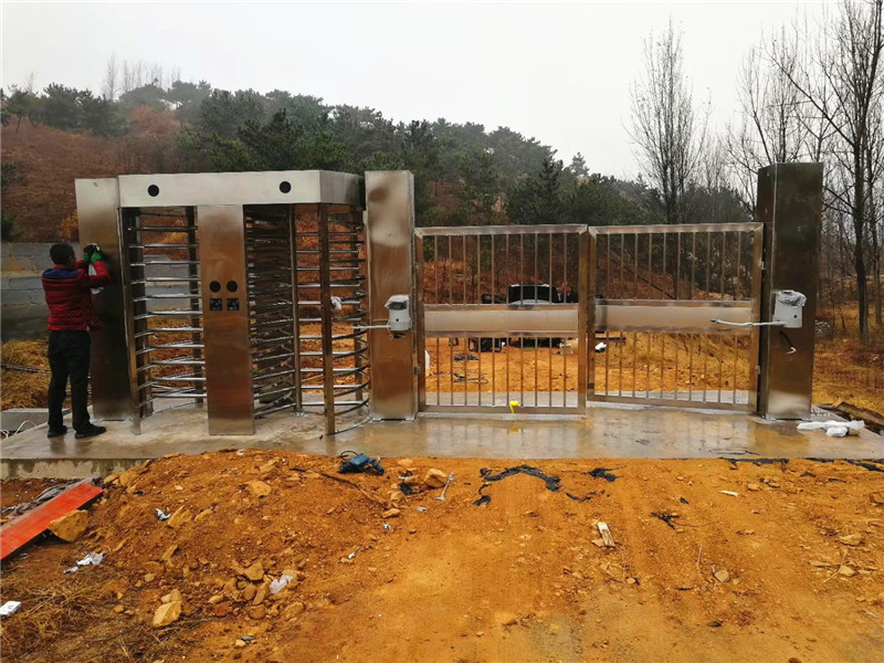 青島(dǎo)上上農(nóng)業有限公司-全高道閘